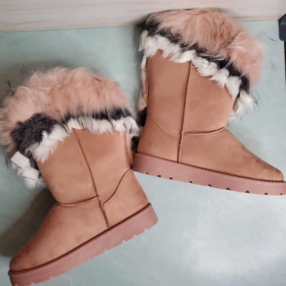 New! Pink Mid Calf Furry Winter Boots - Picture 4 of 6